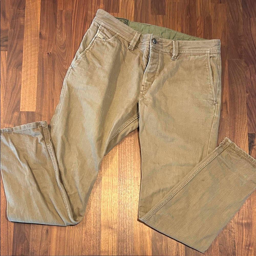 Diesel Industry Men’s Chi-Reg 32